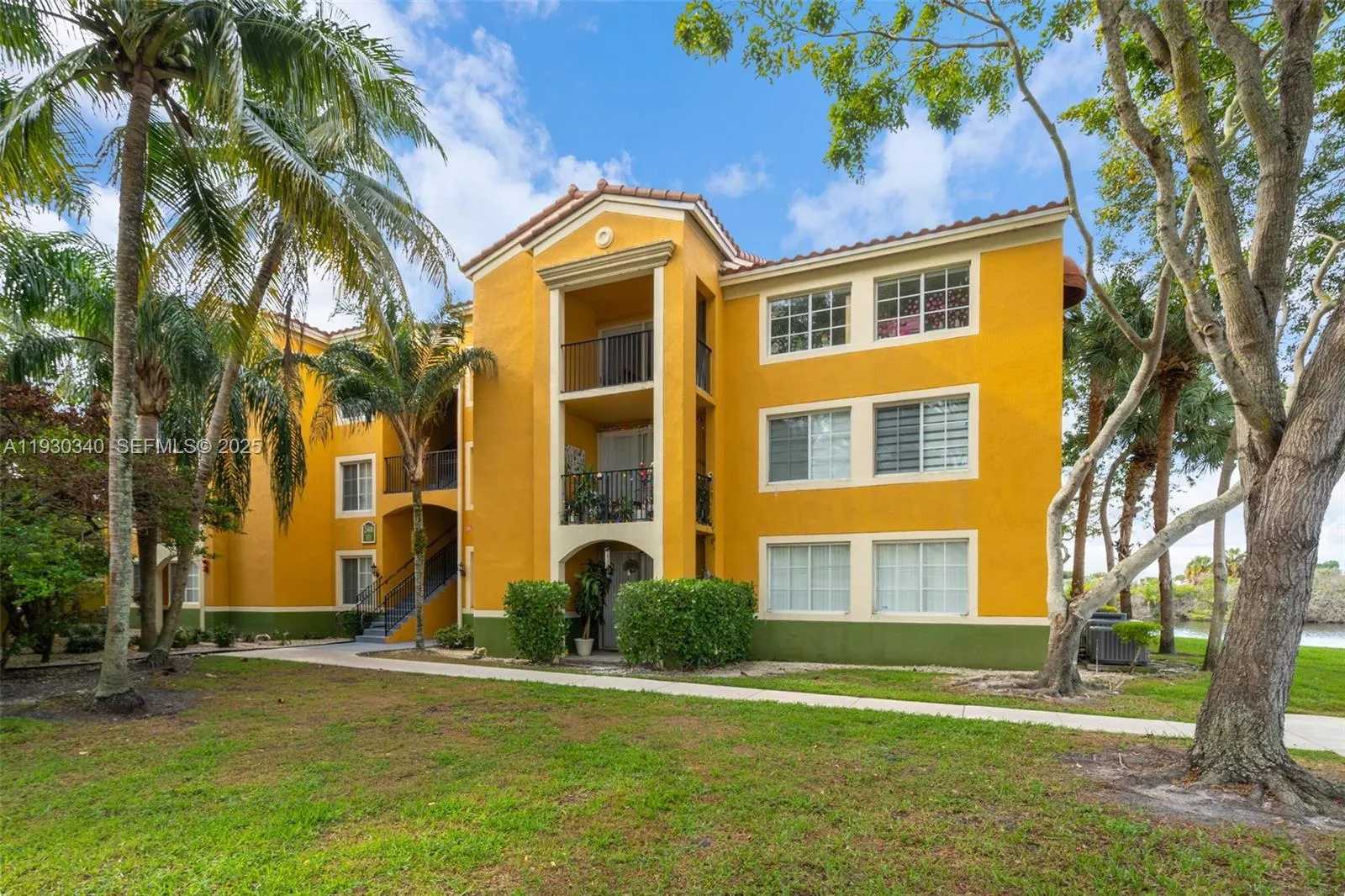 3 bedroom 2 bath for sale at 2401 W Preserve Way # 204, Miramar FL 33025