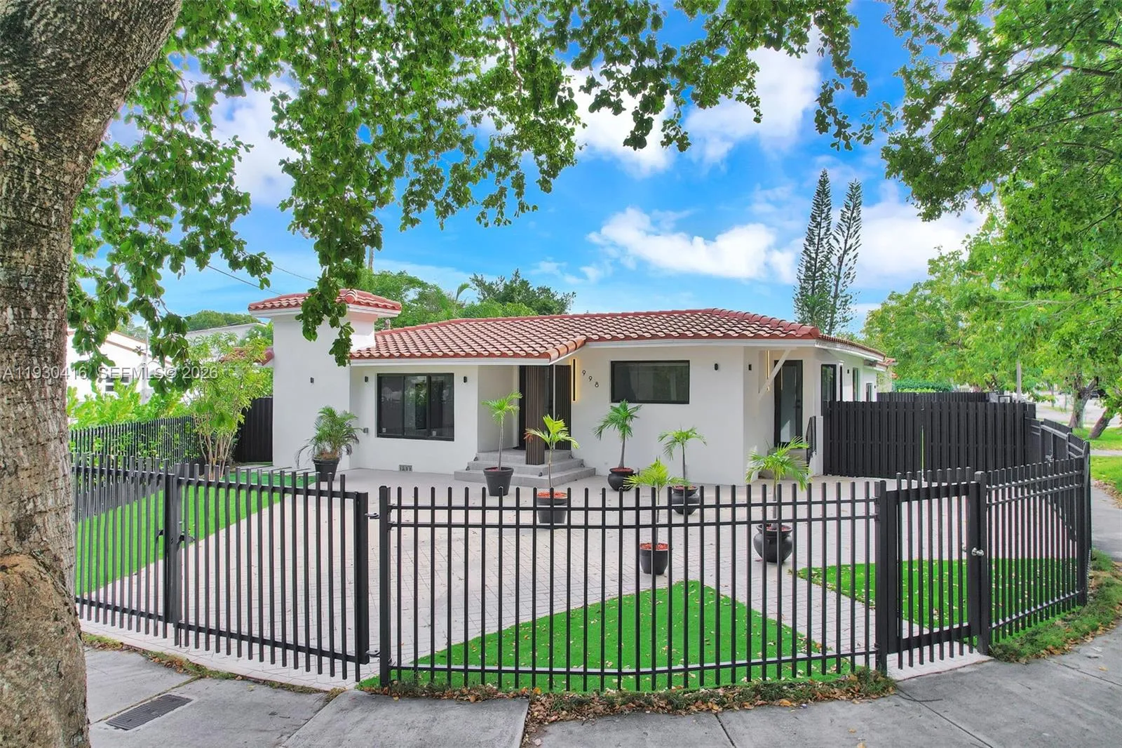 5 bedroom 4 bath for sale at 998 SW 11th St, Miami FL 33129