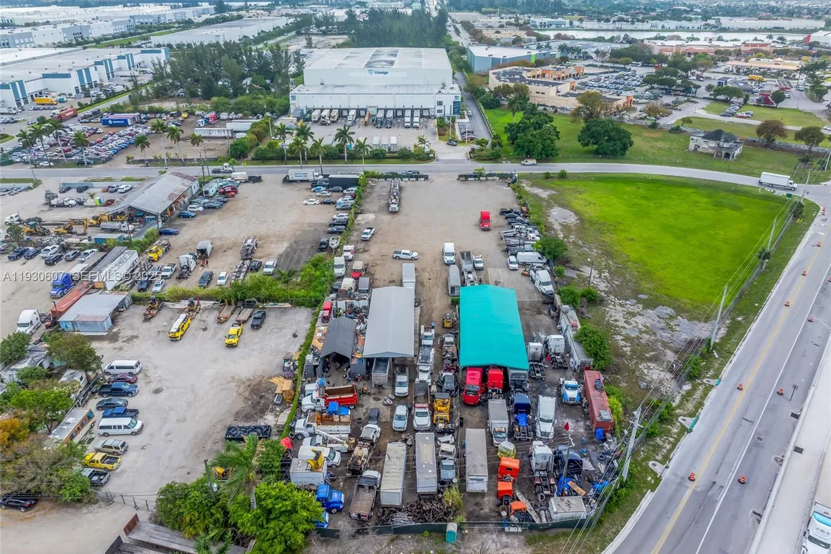 13800 NW 112th Ave, Hialeah Gardens FL 33018