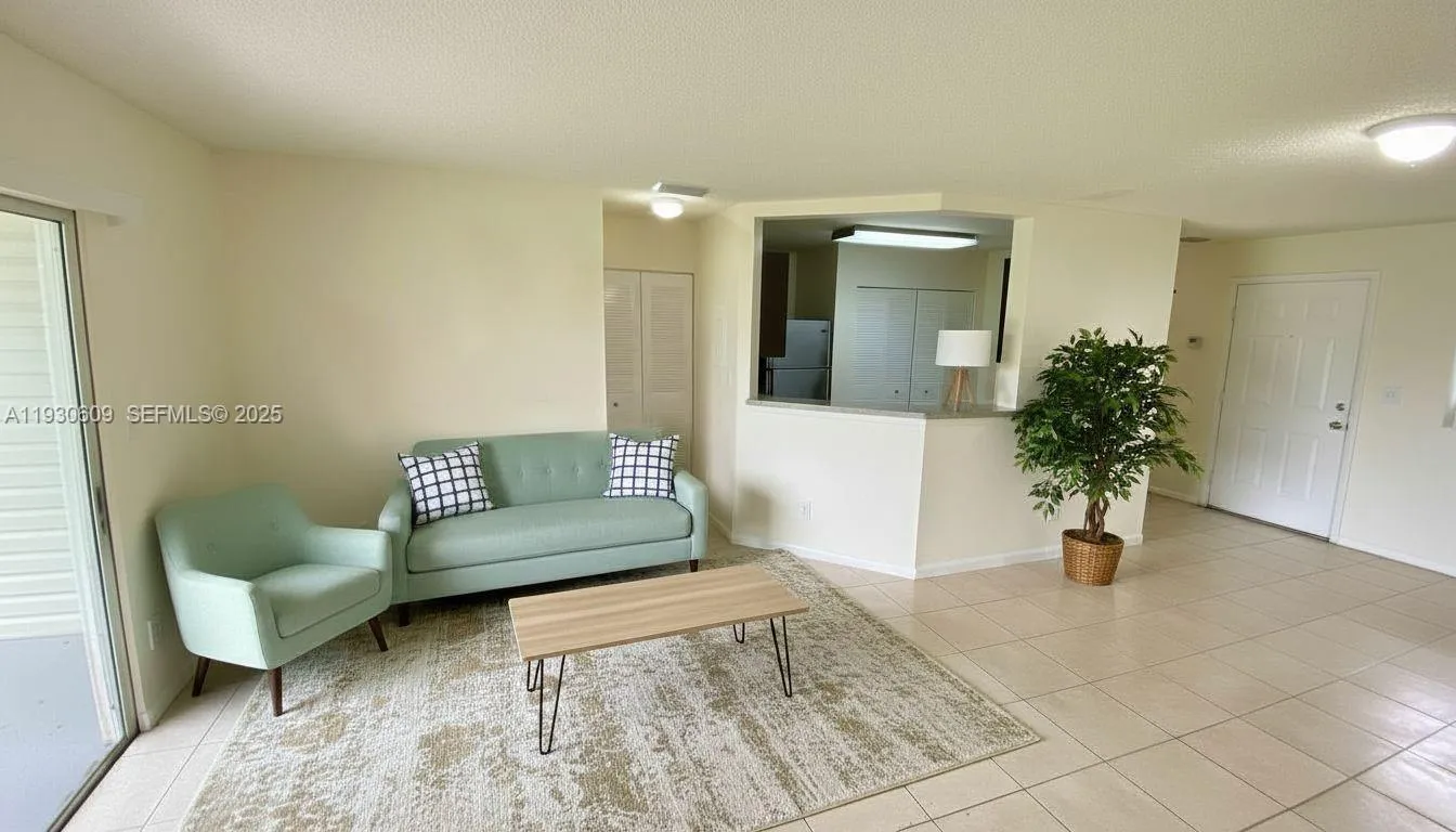 3417 NW 44th St # 104, Oakland Park FL 33309