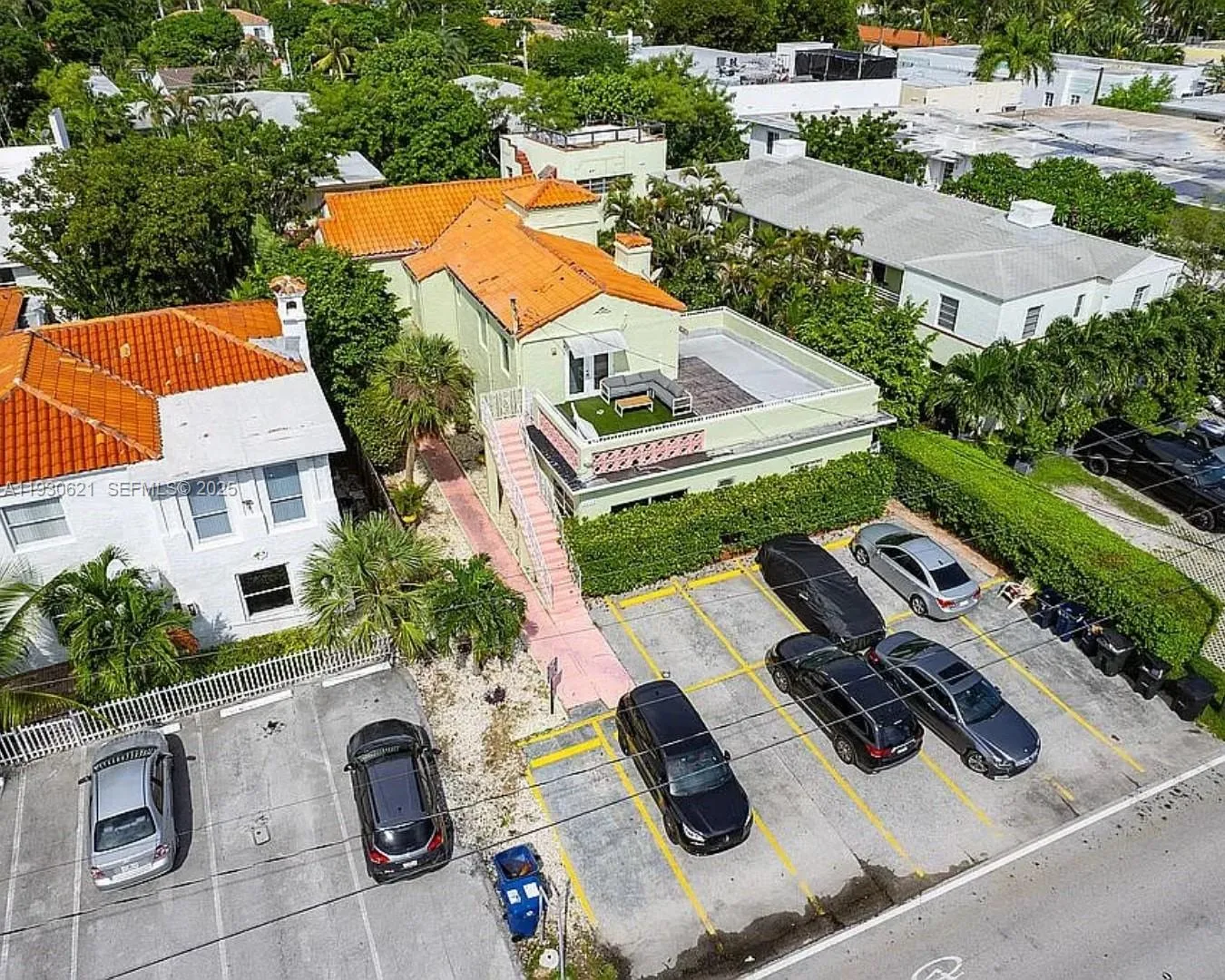 for sale at 2822 Pine Tree Dr, Miami Beach FL 33140