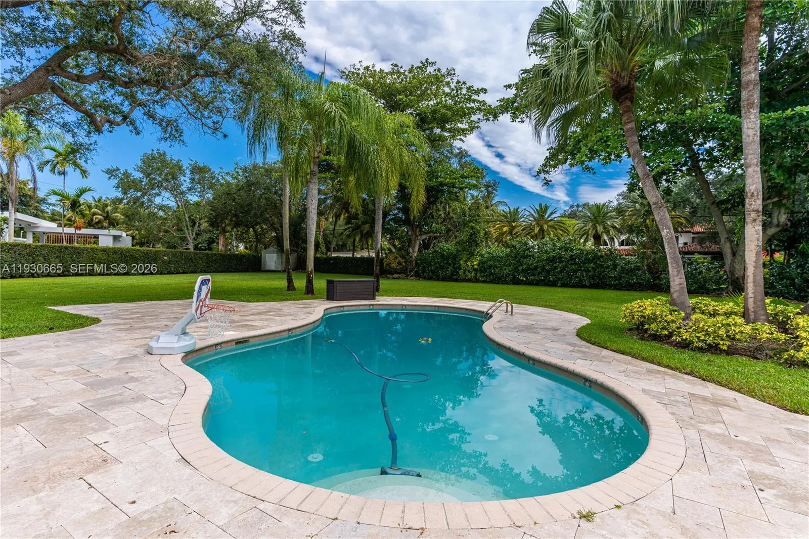 6601 SW 124th St, Pinecrest FL 33156