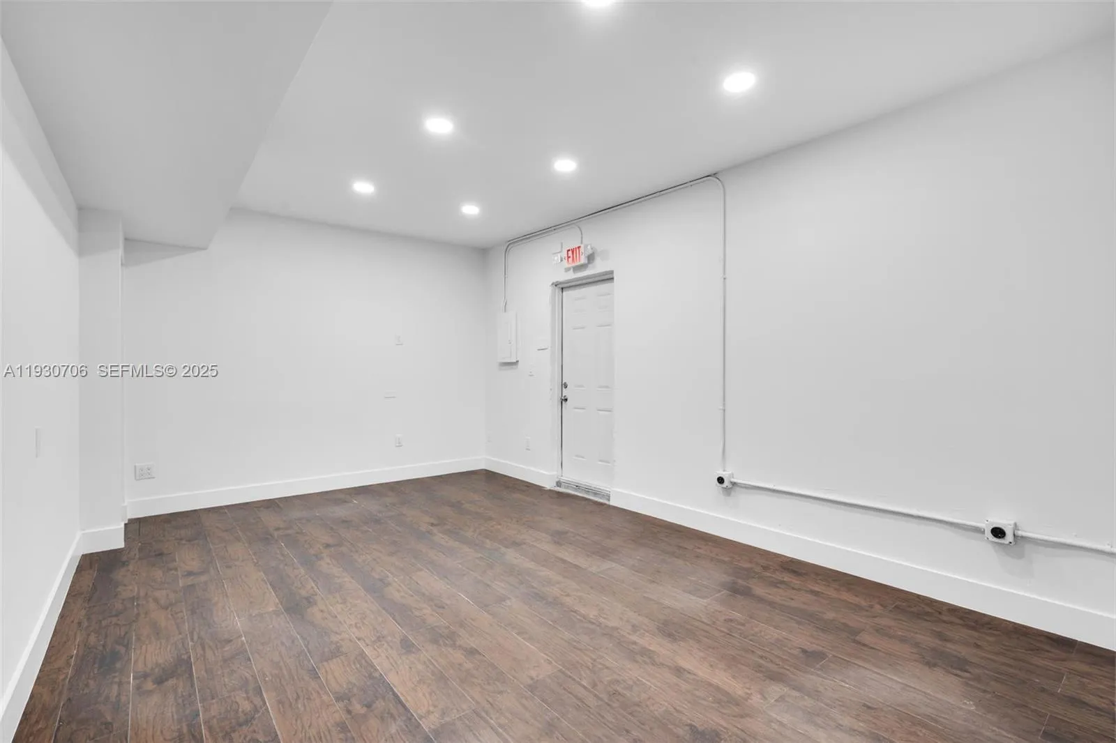 8930 SW 40th St, Miami FL 33165