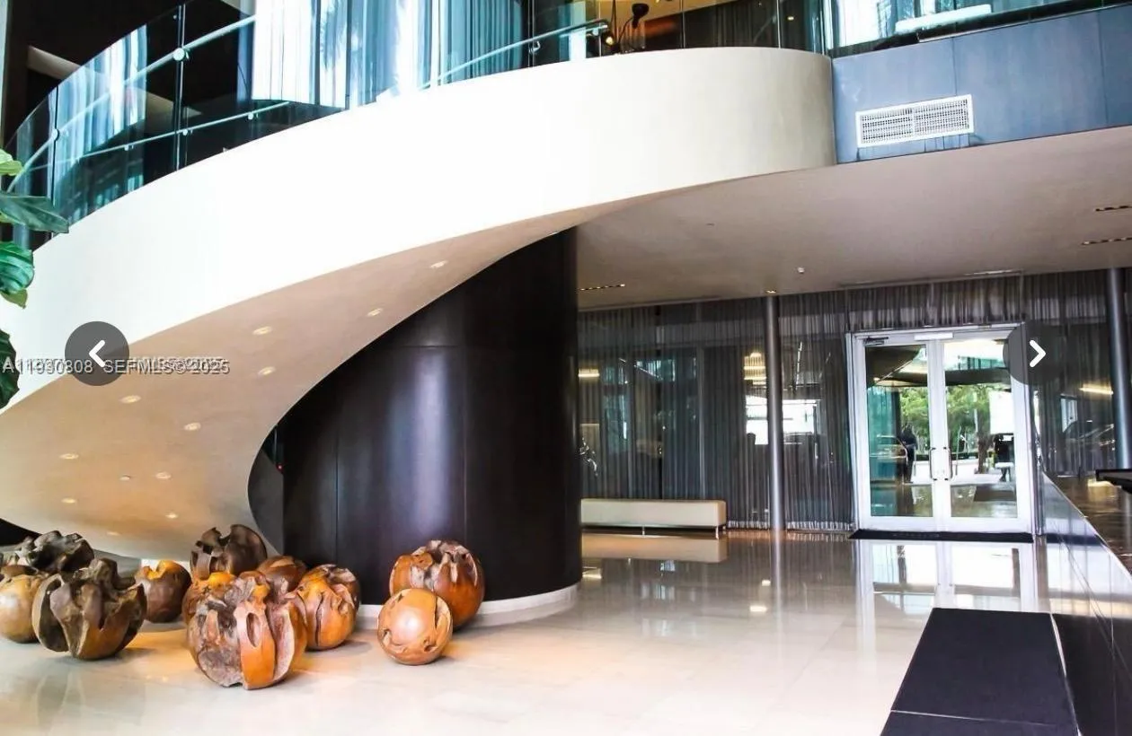 900 Biscayne Blvd # 3704, Miami FL 33132