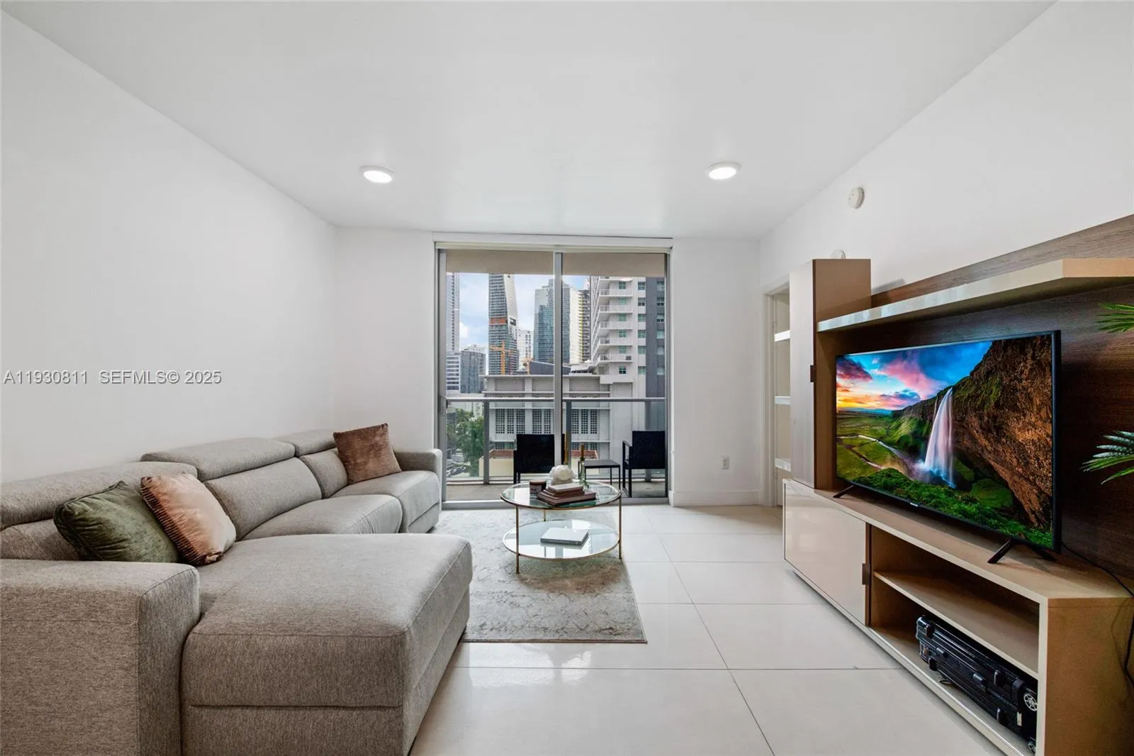 1 bedroom 1 bath for sale at 1100 S Miami Ave # 702, Miami FL 33130