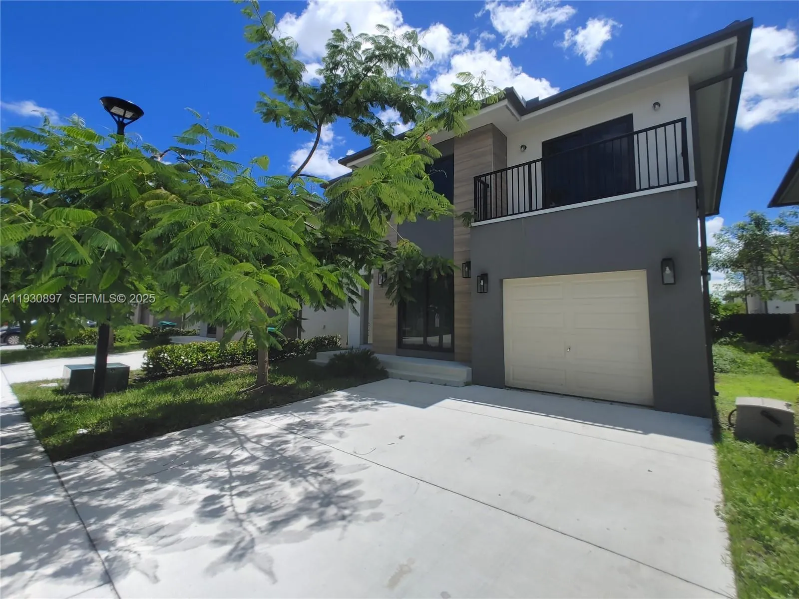 5 bedroom 4 bath for sale at 1167 NW 2nd St, Florida City FL 33034