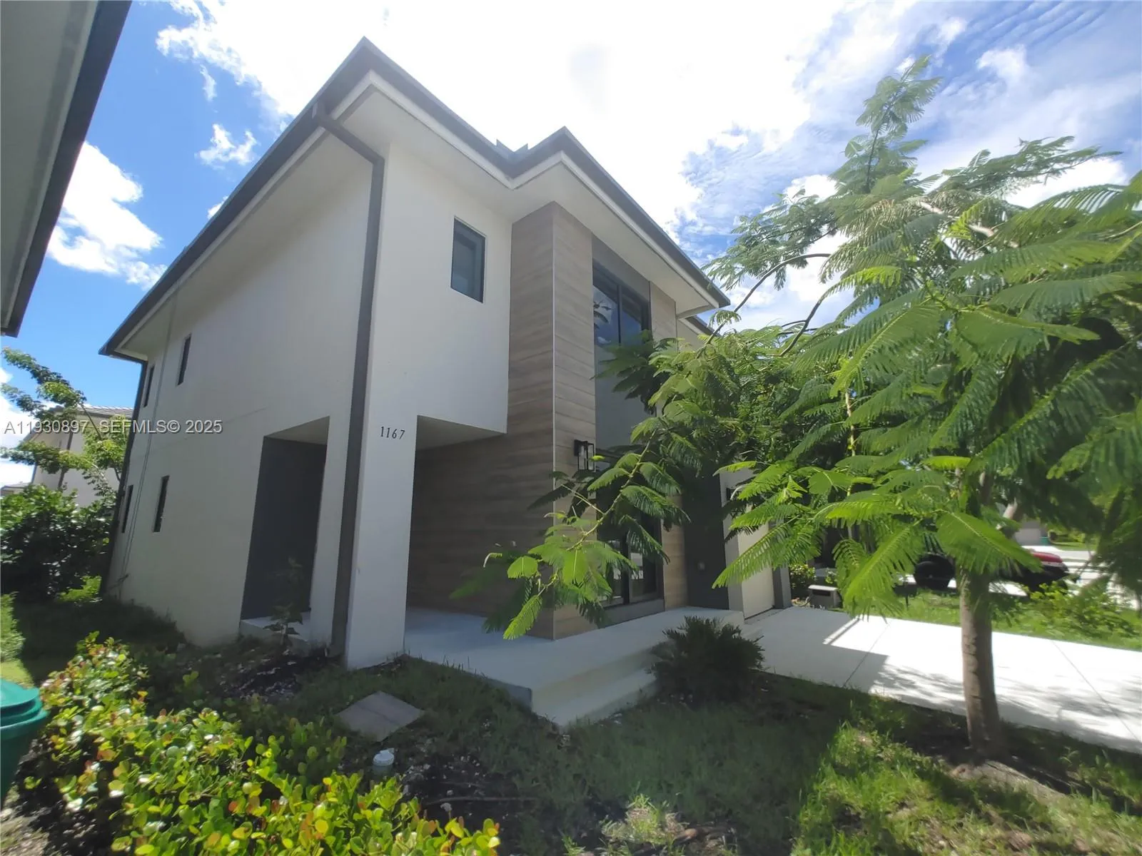 1167 NW 2nd St, Florida City FL 33034