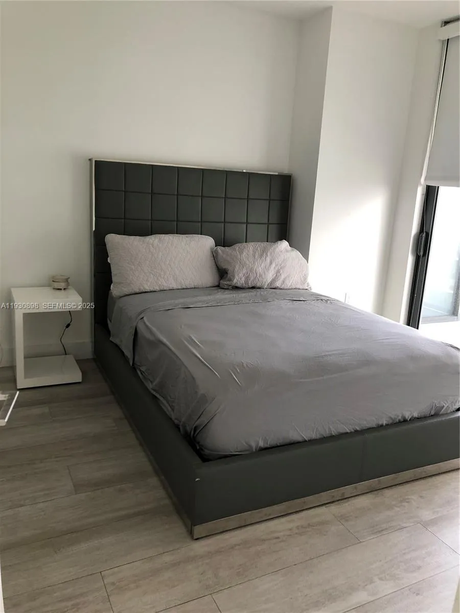 121 NE 34th St # 2601, Miami FL 33137