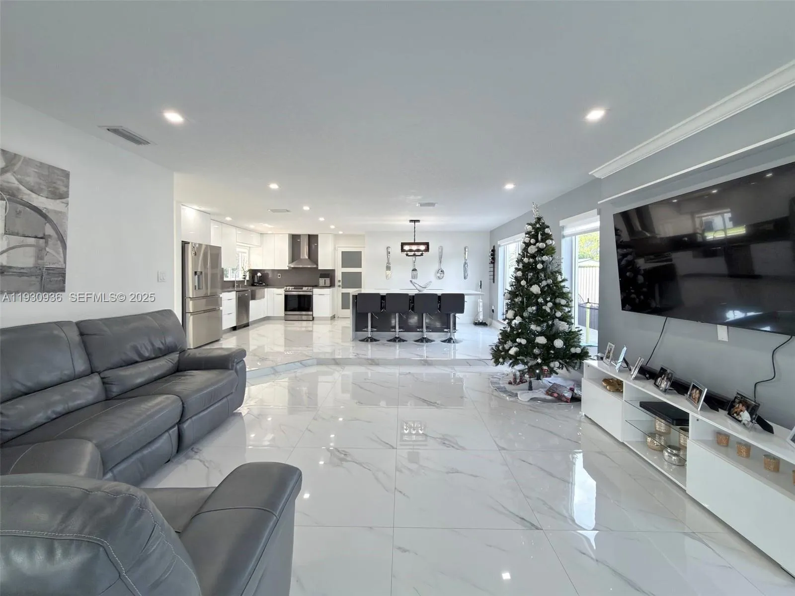 14111 SW 75th St, Miami FL 33183