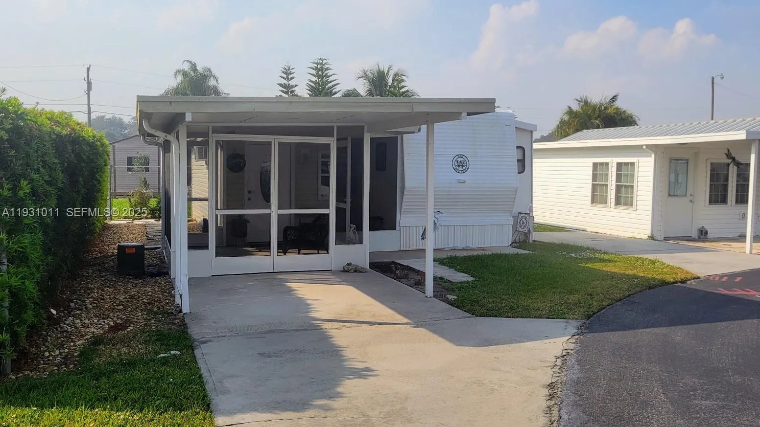 1 bedroom 1 bath for sale at 1339 Old Lakeport Rd., Lake Port FL 33471
