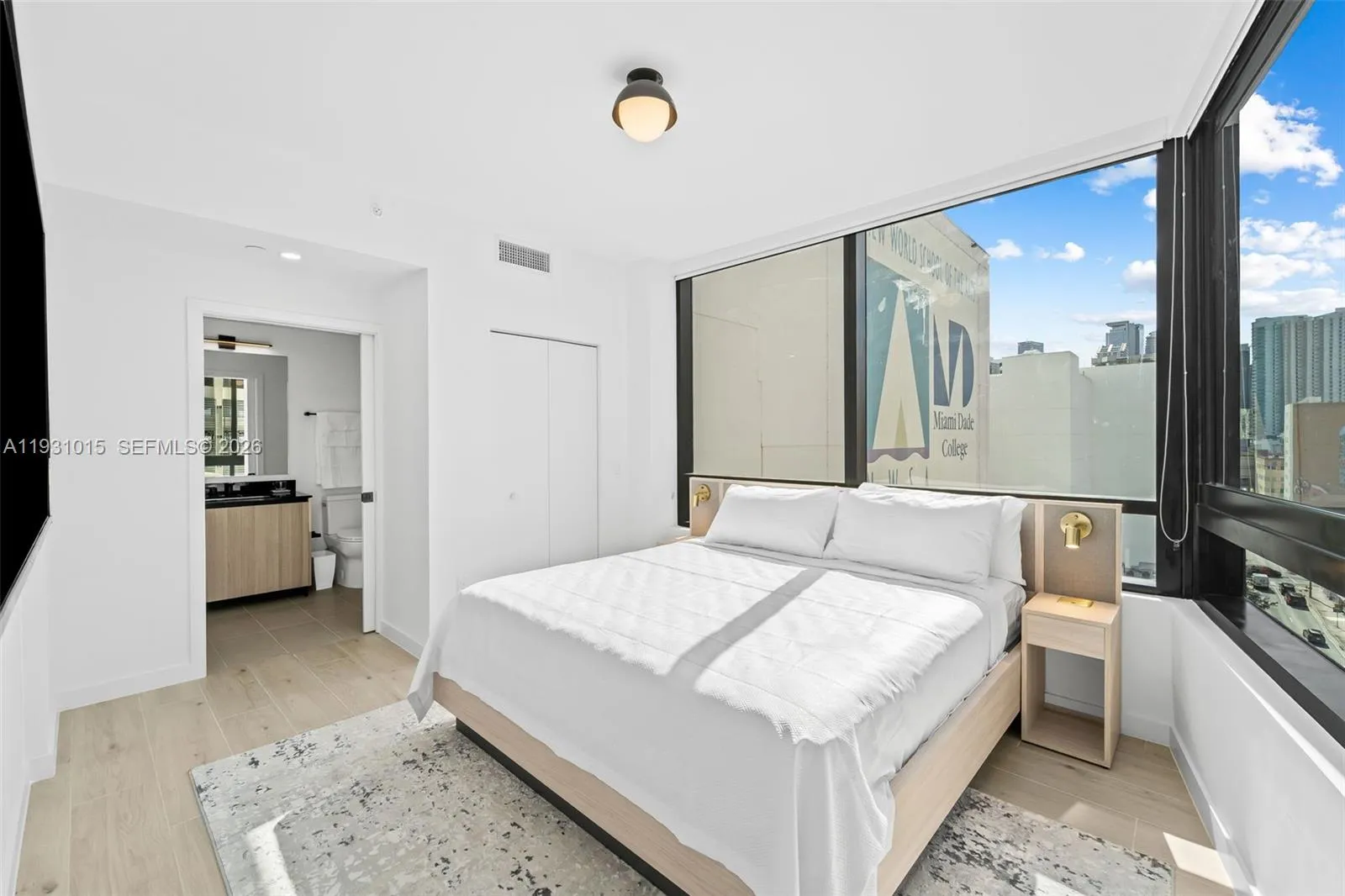 225 N Miami Avenue # 912, Miami FL 33128