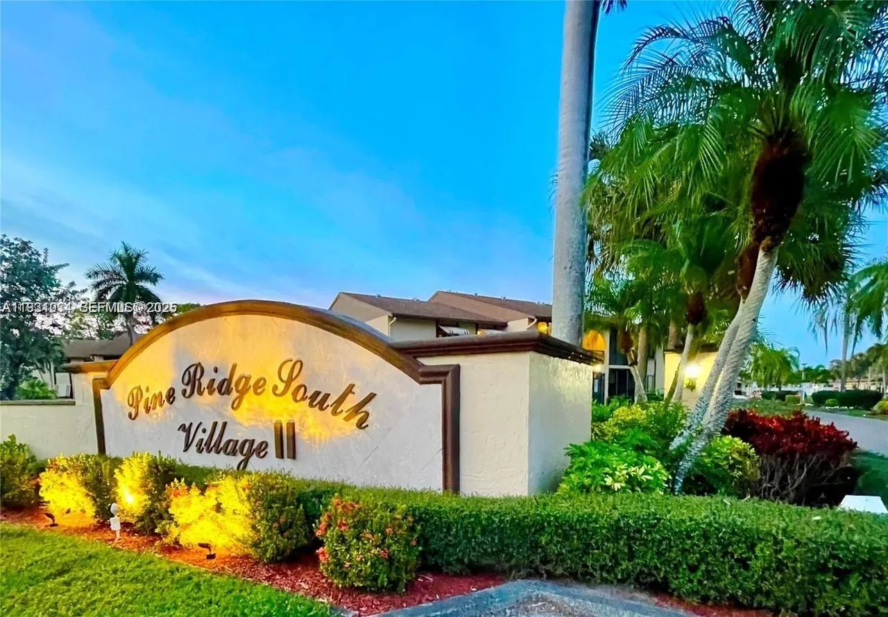 2 bedroom 1 bath for sale at 224 Pine Hov Cir # 2, Green Acres FL 33463