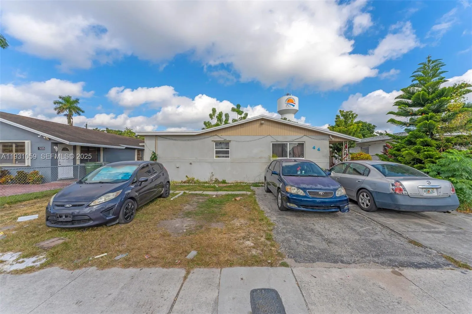 5 bedroom 4 bath for sale at 445 NW 8th St, Homestead FL 33030