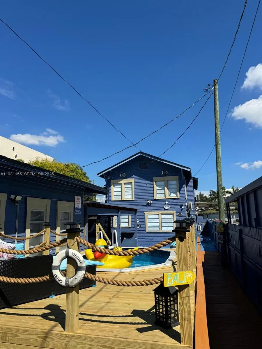 1535 SW 2nd St, Miami FL 33135