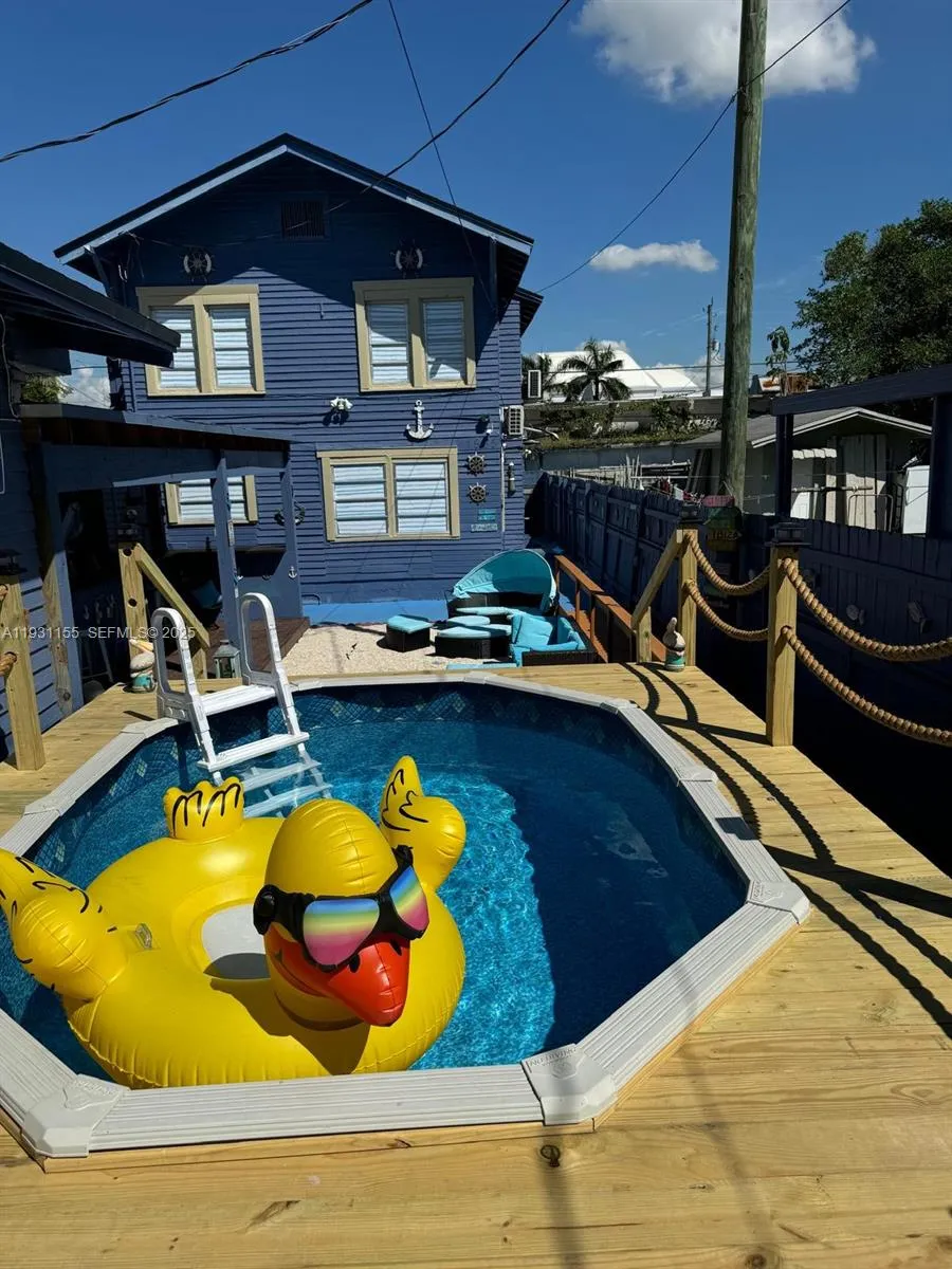 1535 SW 2nd St, Miami FL 33135