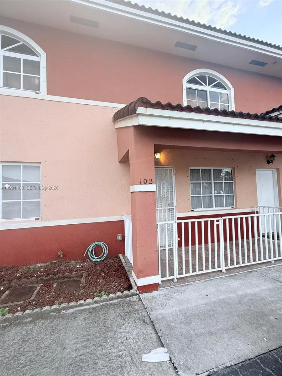 2 bedroom 2 bath for sale at 6801 W 36th Ave # 102, Hialeah FL 33018