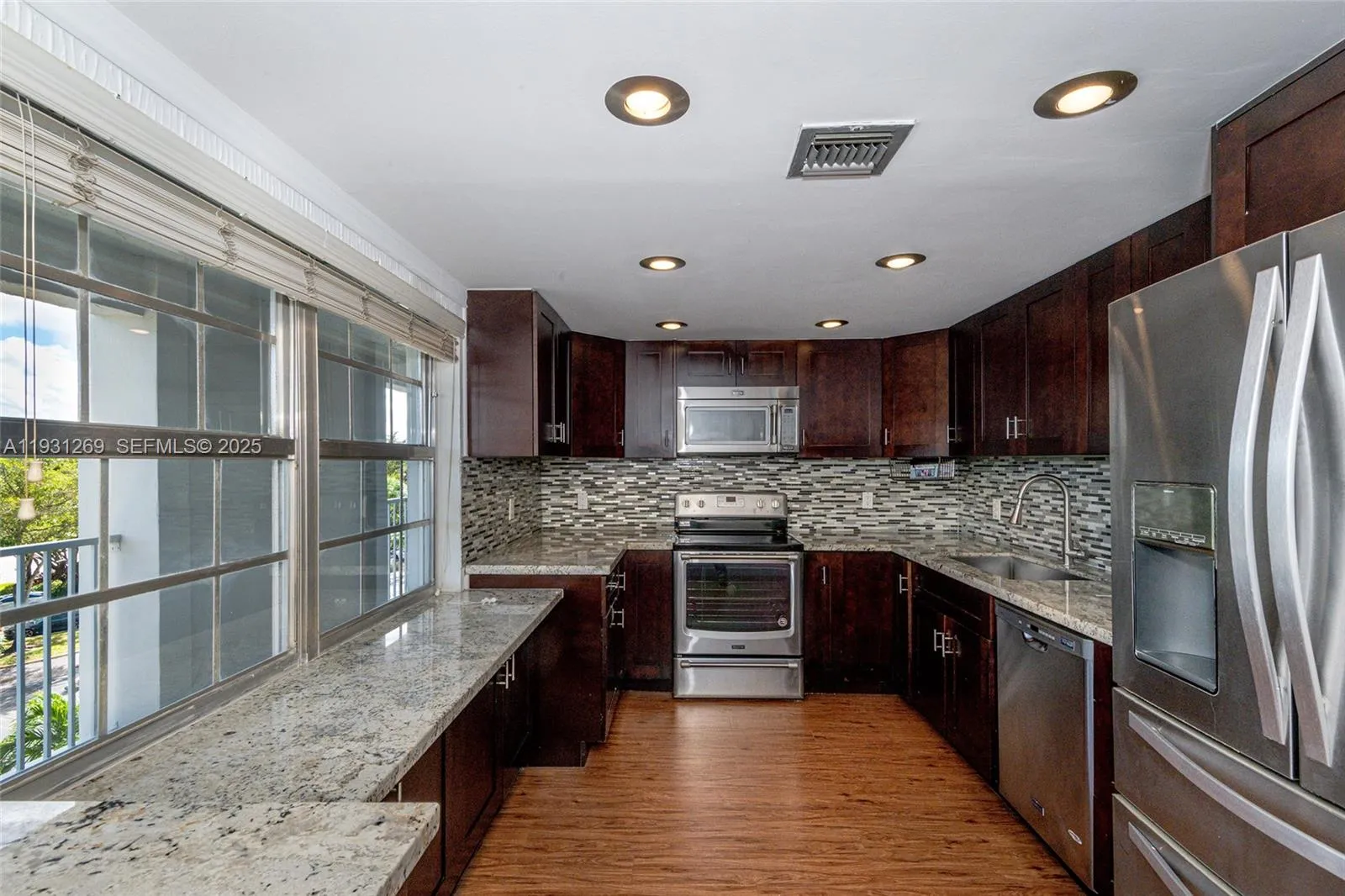 3 bedroom 2 bath for sale at 625 Oaks Dr # 503, Pompano Beach FL 33069