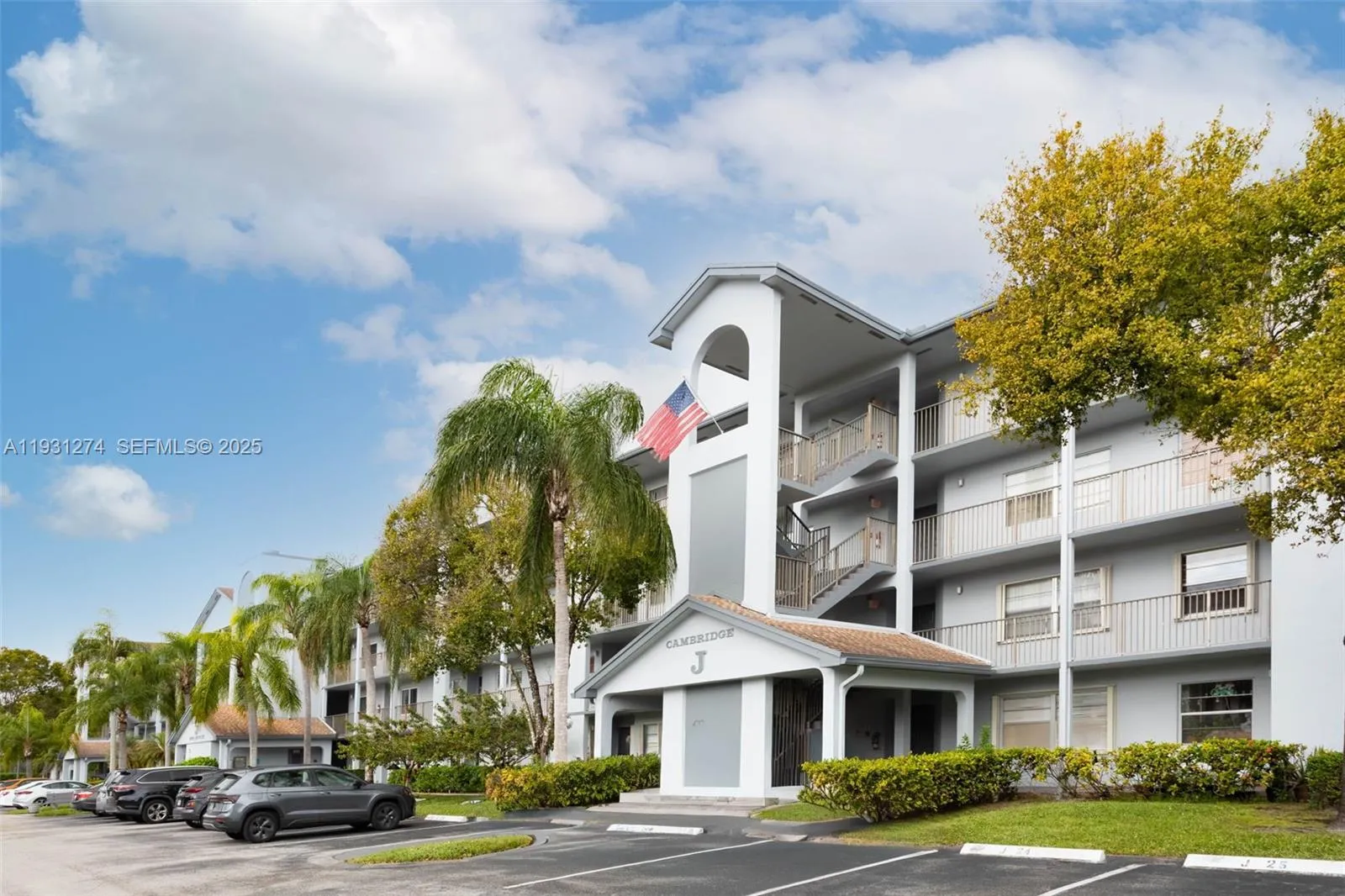 1 bedroom 1 bath for sale at 12701 SW 14th St # 402J, Pembroke Pines FL 33027