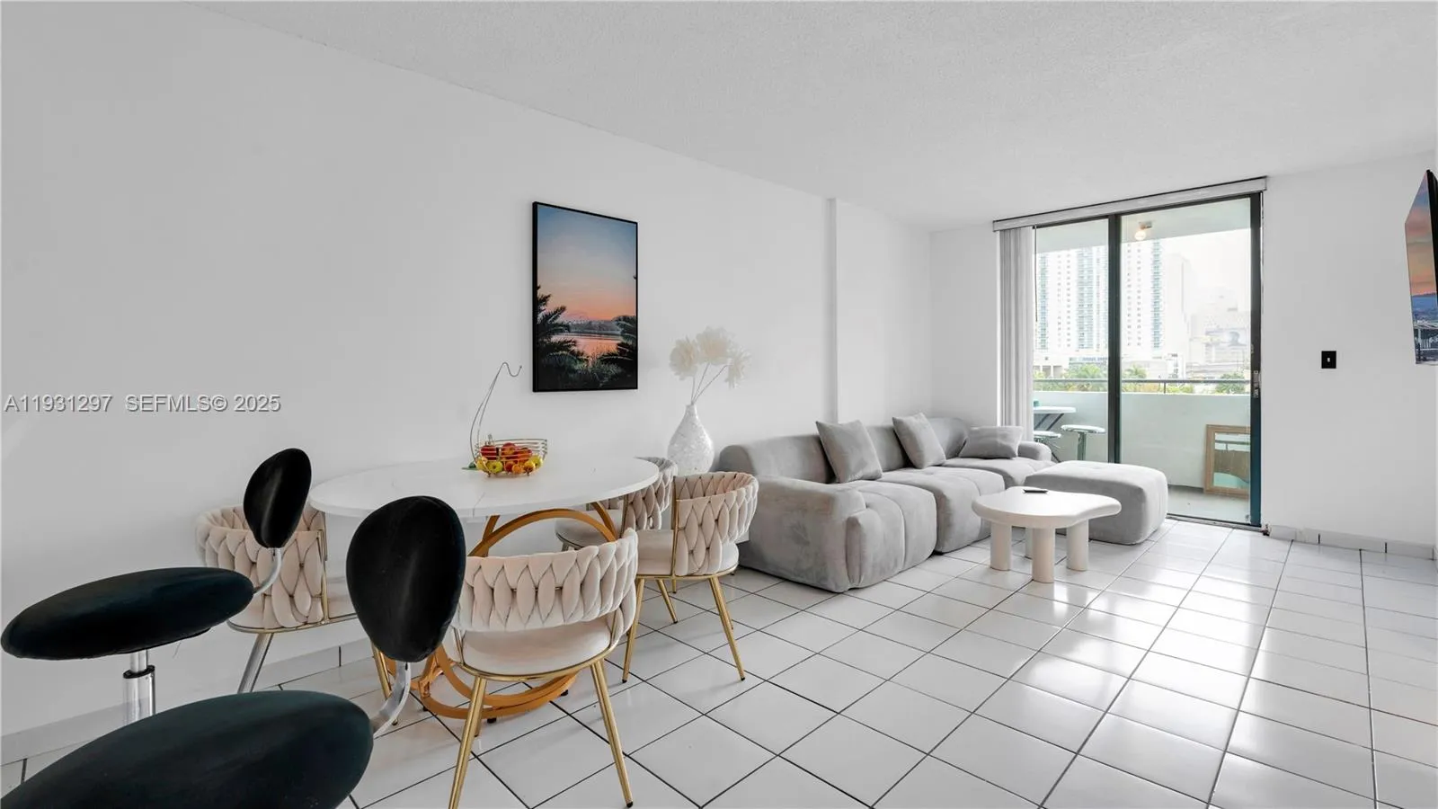 2 bedroom 1 bath for sale at 546 SW 1st St # 603, Miami FL 33130