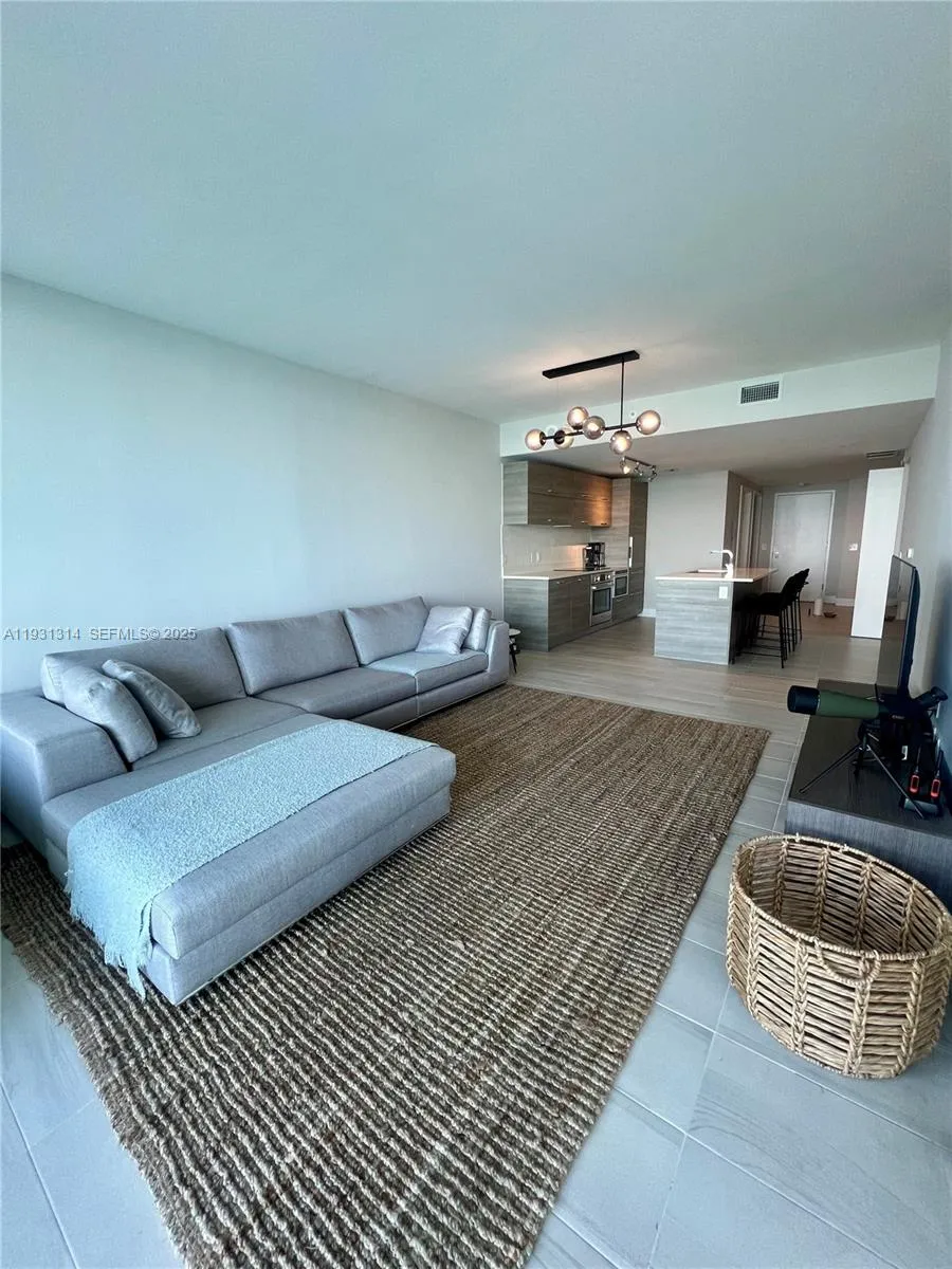 650 NE 32nd St # 3106, Miami FL 33137