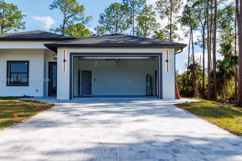 1820 Edward Ave, Lehigh Acres FL 33972