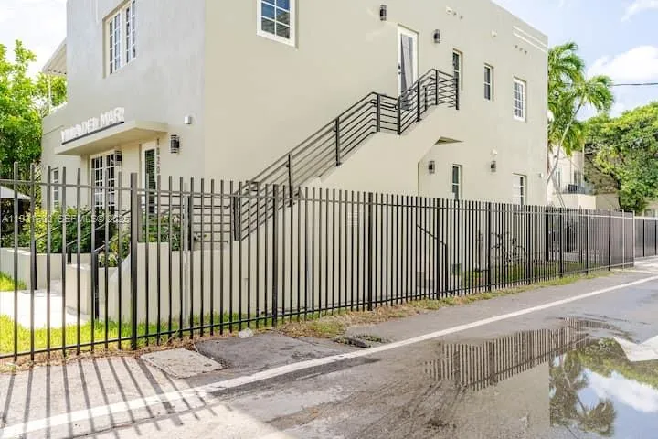 1020 6th St, Miami Beach FL 33139