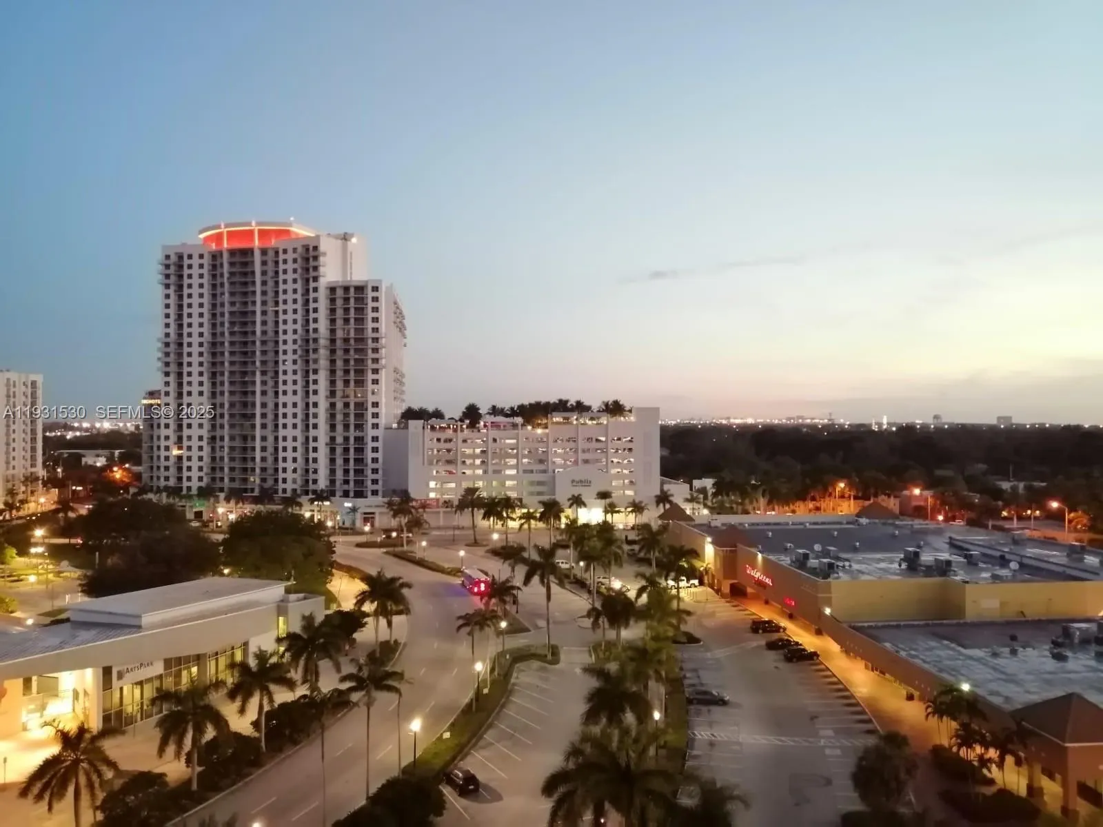 1 bath for sale at 1720 Harrison St # 10F, Hollywood FL 33020