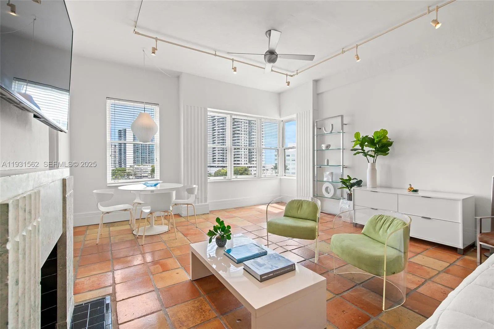 2421 Lake Pancoast Dr # 5C, Miami Beach FL 33140