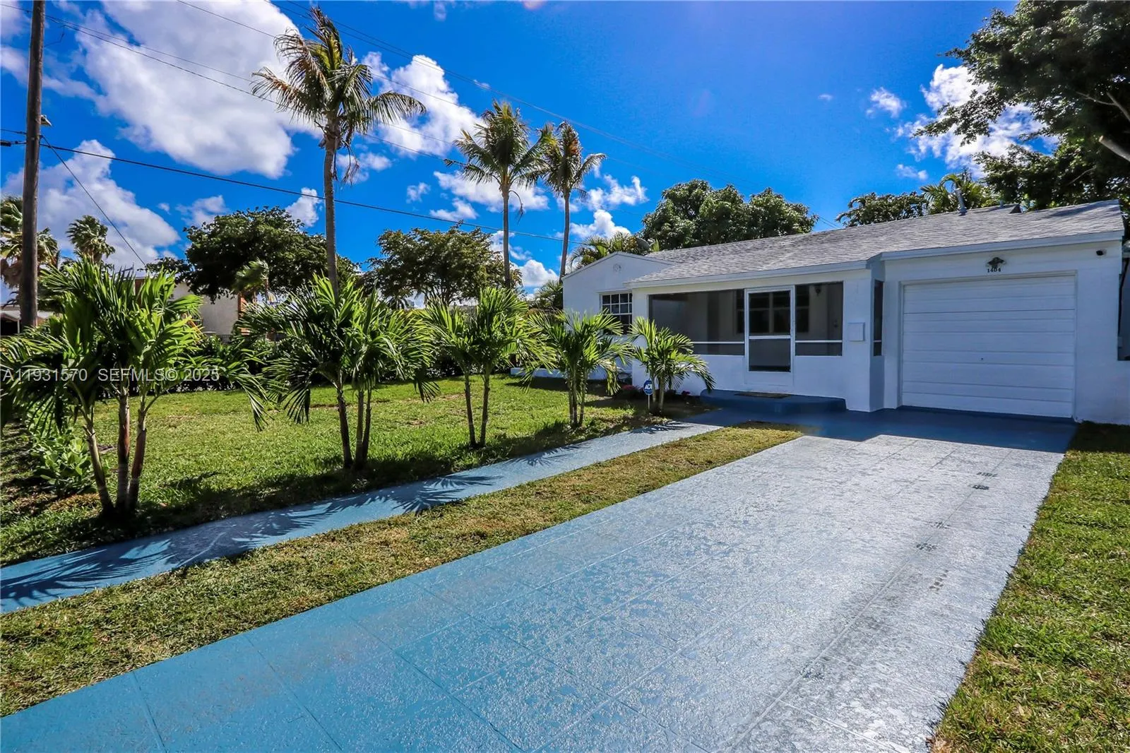 3 bedroom 2 bath for sale at 1404 Plunkett St, Hollywood FL 33020