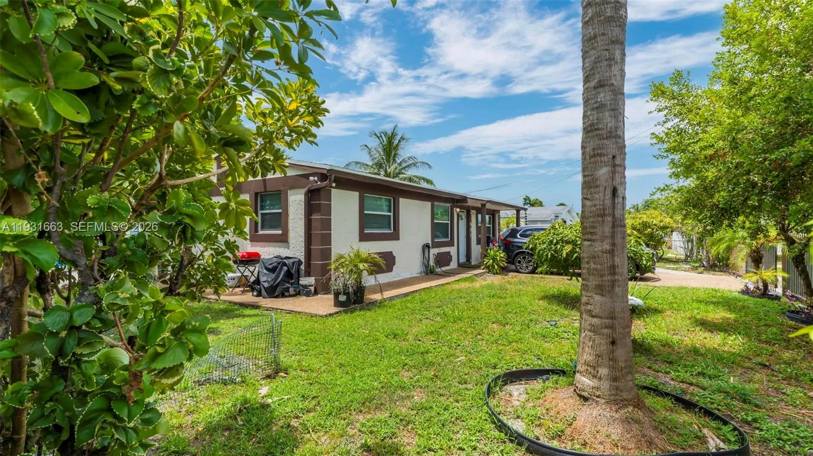 901 NW 34th Ter, Lauderhill FL 33311