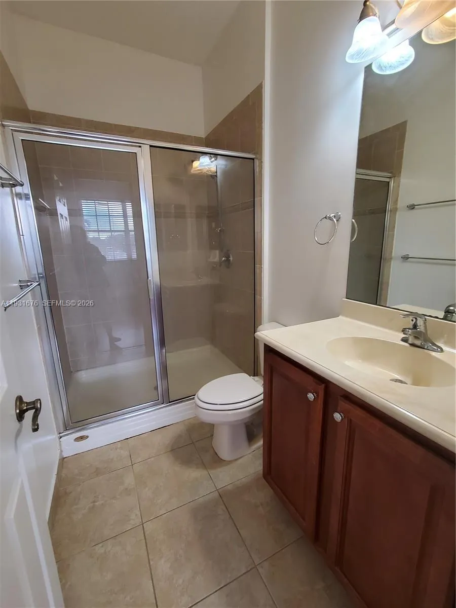 5869 Hampton Hills Blvd, Tamarac FL 33321