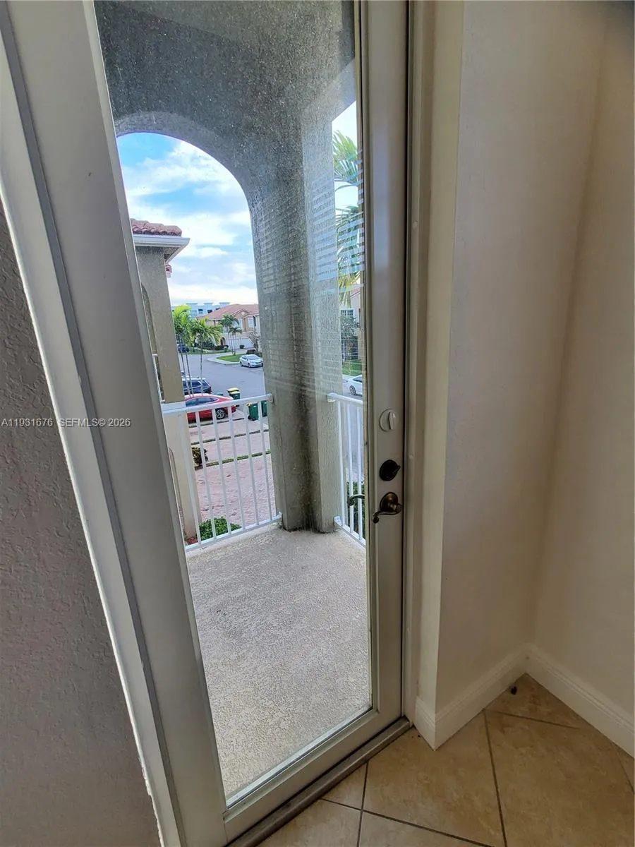 5869 Hampton Hills Blvd, Tamarac FL 33321