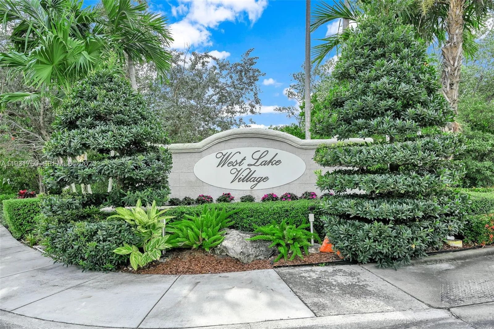 1420 Weeping Willow Way, Hollywood FL 33019