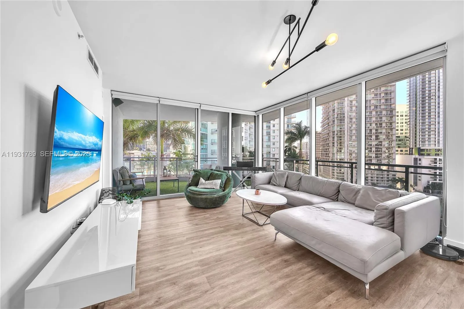 2 bedroom 2 bath for sale at 90 SW 3rd St # 1213, Miami FL 33130