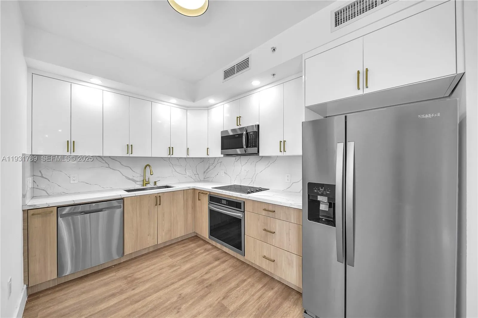 90 SW 3rd St # 1213, Miami FL 33130