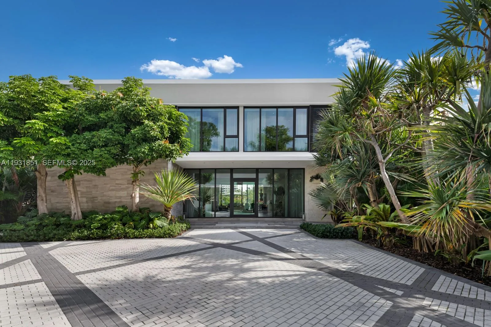 6411 Allison Rd, Miami Beach FL 33141