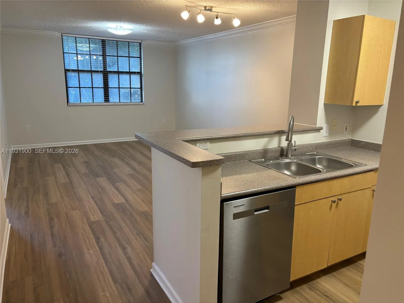 1919 Van Buren St # 219A, Hollywood FL 33020