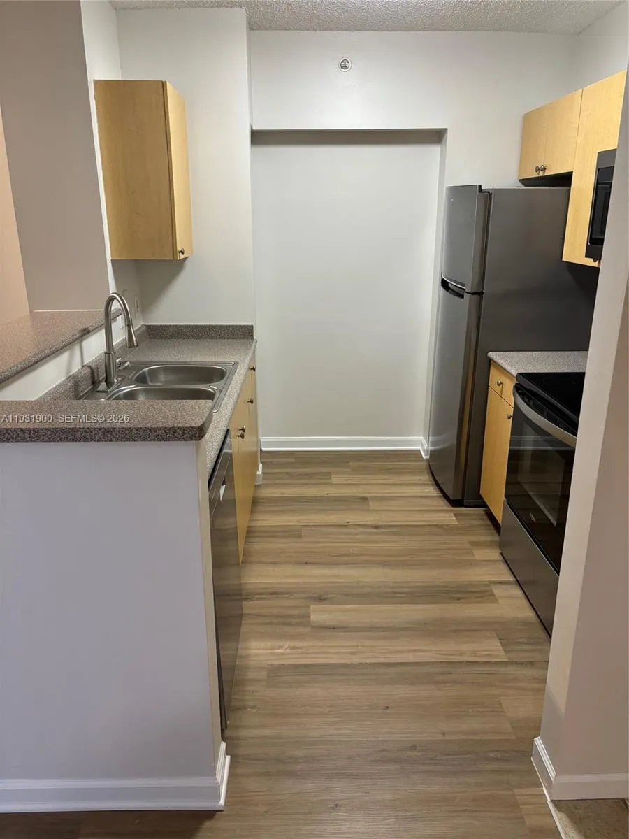 1919 Van Buren St # 219A, Hollywood FL 33020