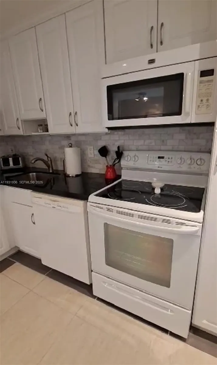 3774 Inverrary Blvd # 103P, Lauderhill FL 33319