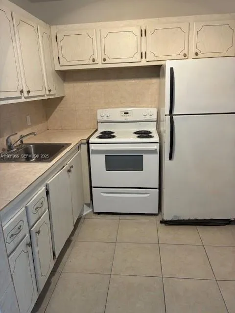 306 Norwich M # 306, West Palm Beach FL 33417