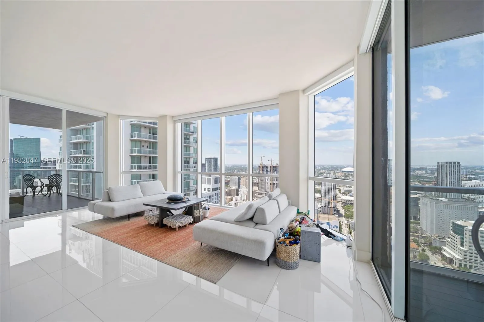 244 Biscayne Blvd # 4608, Miami FL 33132