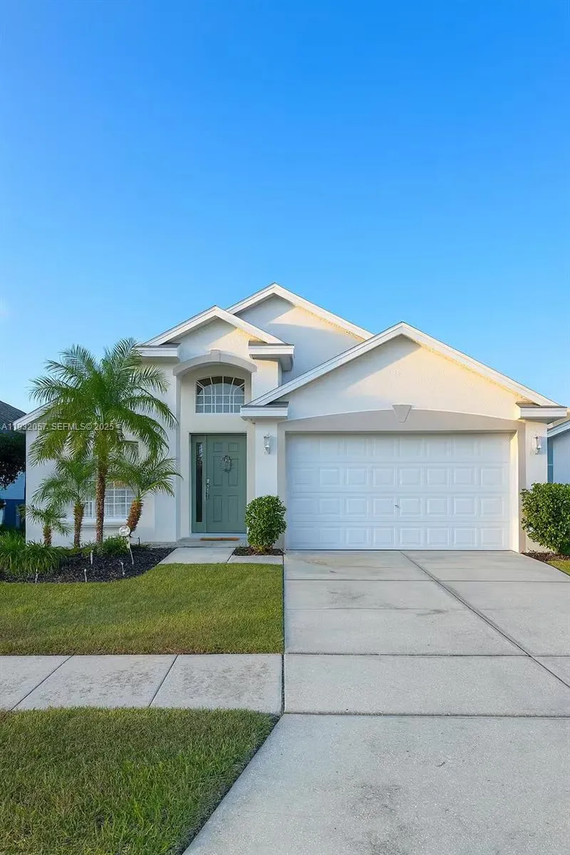 4 bedroom 2 bath for sale at 125 Cork Way, Davenport FL 33897
