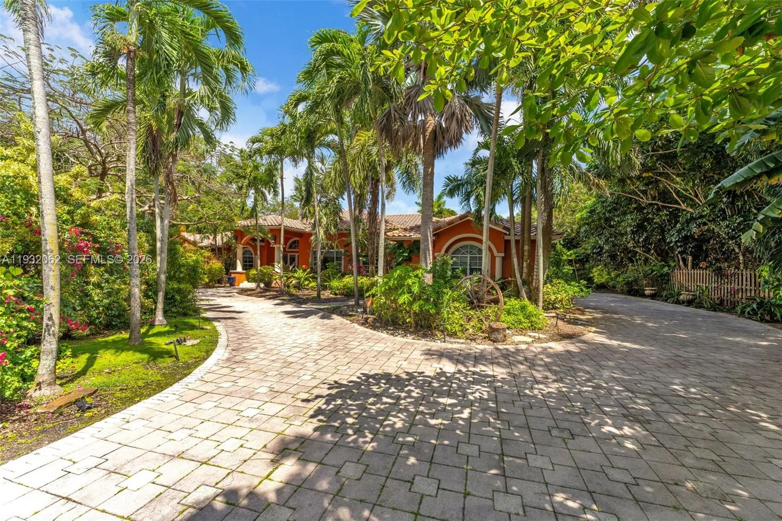 11825 S Mitchell Manor Cir, Pinecrest FL 33156