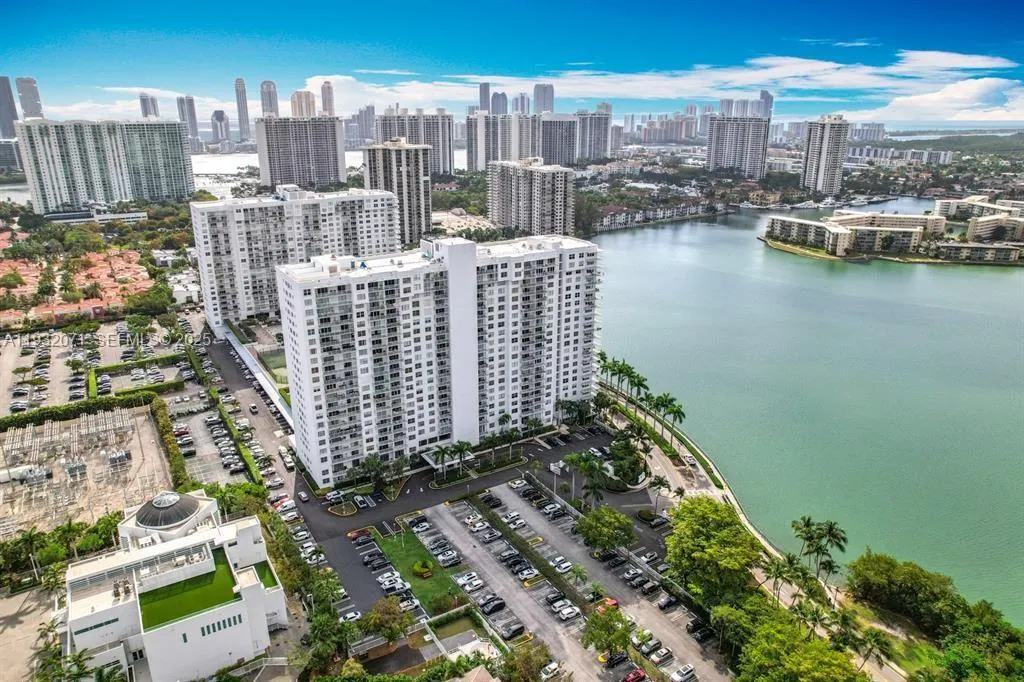 2801 NE 183rd St # 1504W, Aventura FL 33160