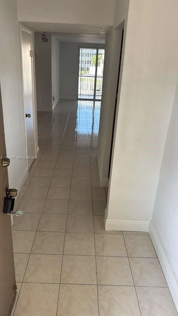 1710 NE 191st St # 3, Miami FL 33179