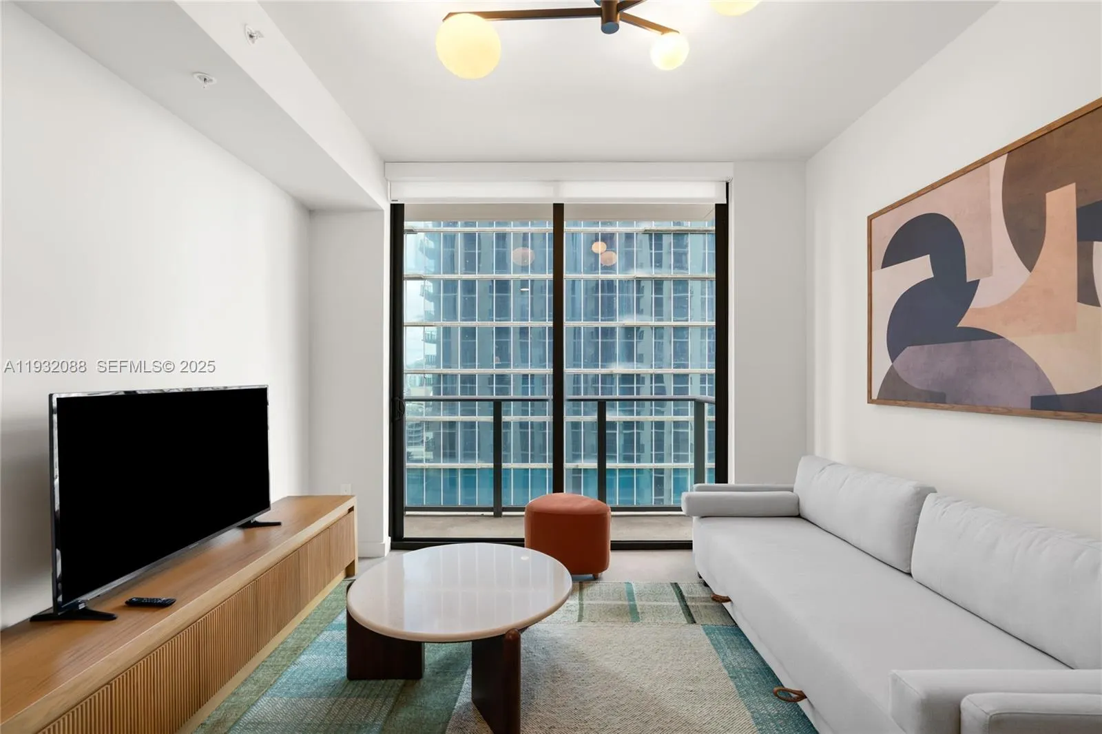 11 NE 6th St # 2005, Miami FL 33132