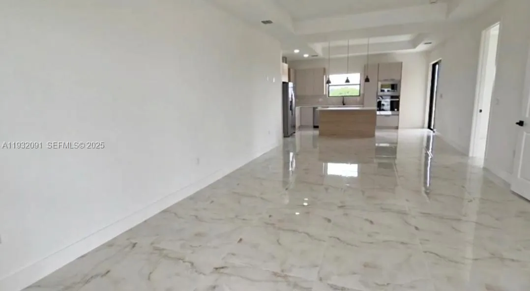 5012 SE Tradewinds Cir, La Belle FL 33935