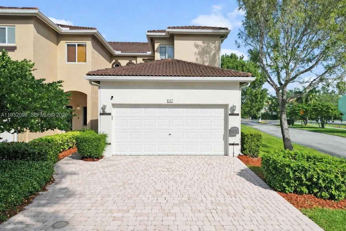 2467 SE 19th St, Homestead FL 33035