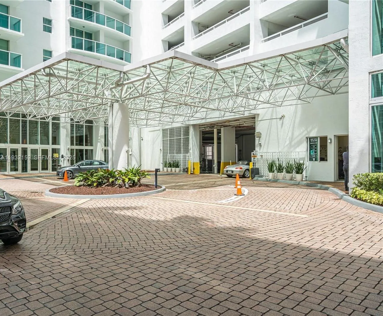 2 bedroom 2 bath for sale at 31 SE 5th St # 1911, Miami FL 33131