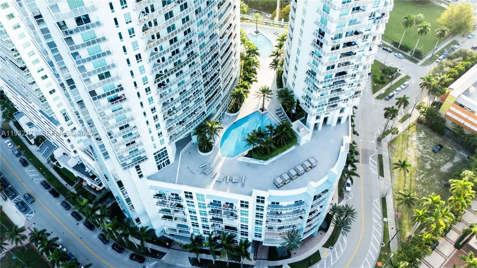 2 bedroom 2 bath for sale at 1900 N Bayshore Dr # 3514, Miami FL 33132